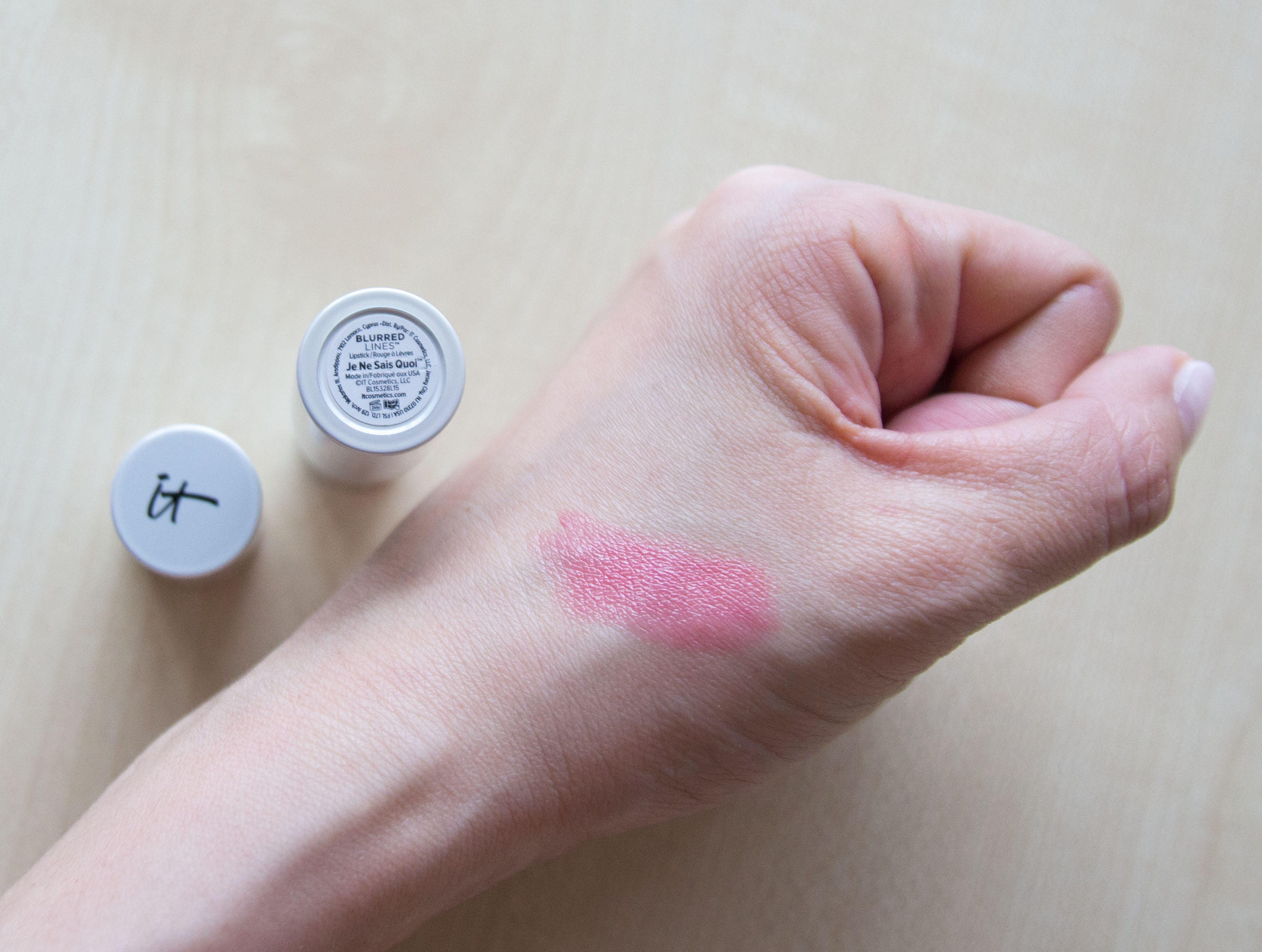 IT Cosmetics Lipstick - Je Ne Sais Quoi